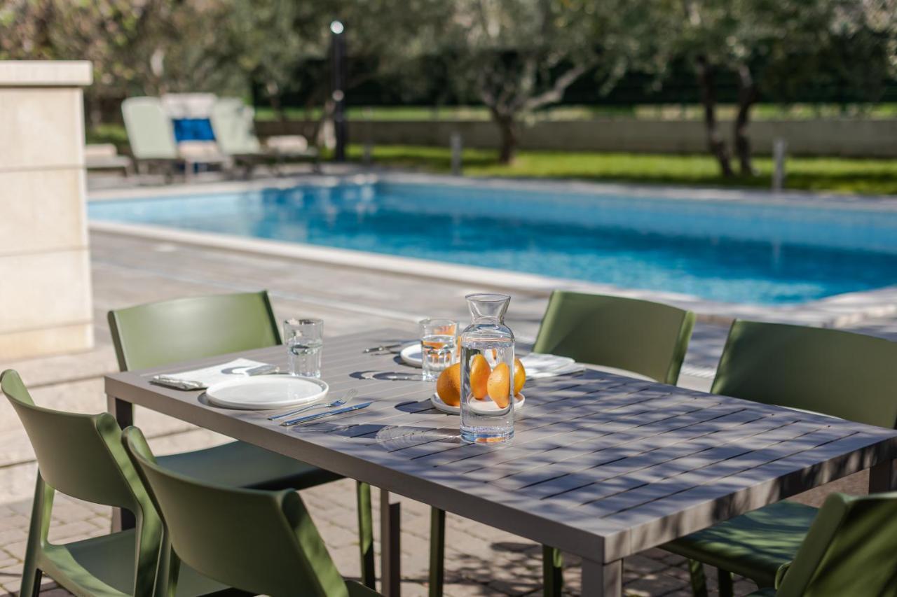 Appartement The Olive Poolhouse à Split Extérieur photo