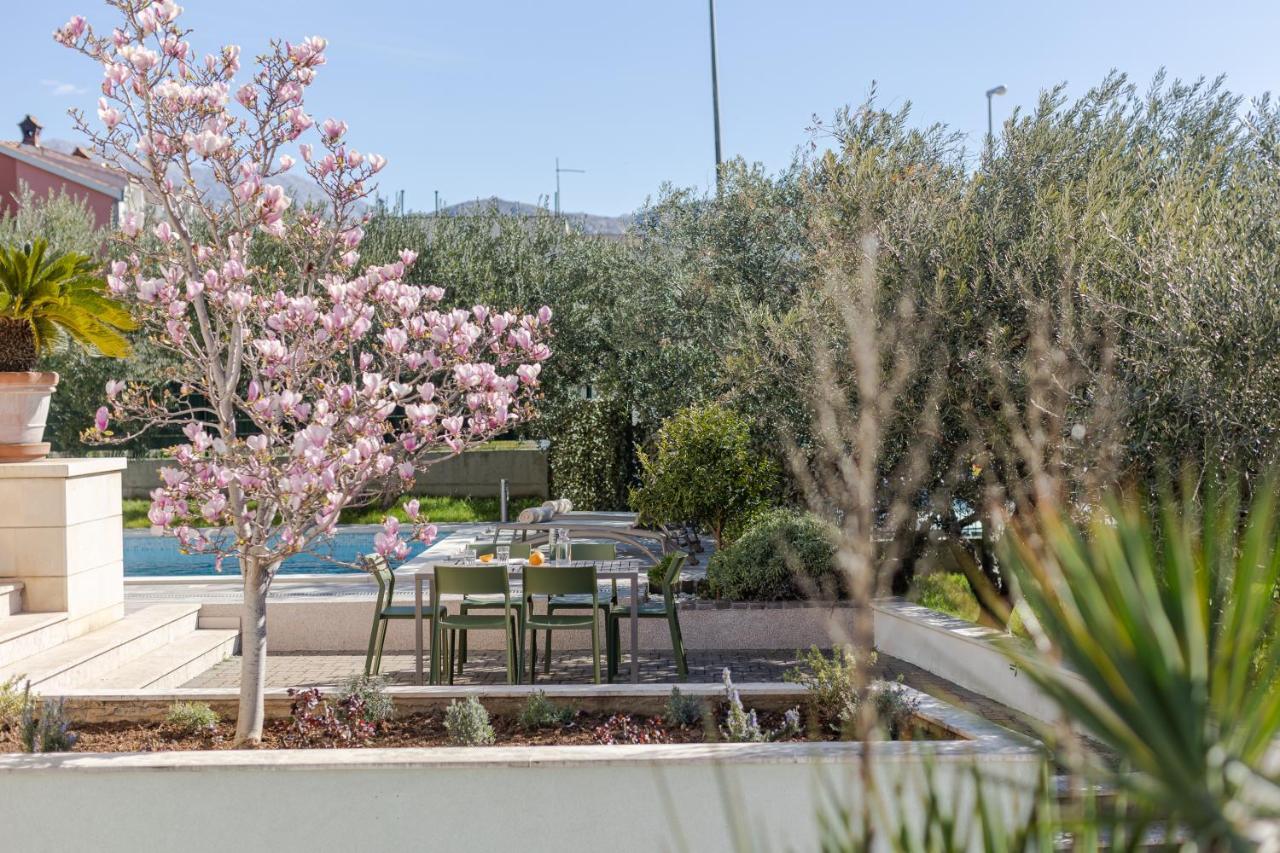 Appartement The Olive Poolhouse à Split Extérieur photo